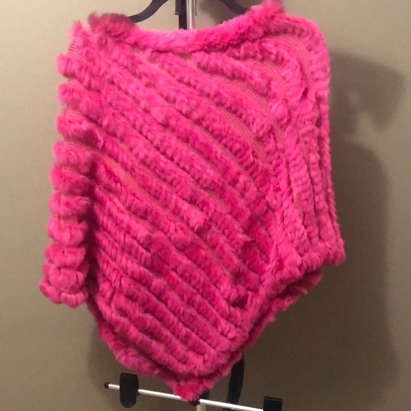 Rare BCBGMaxazria fur Hot Pink Poncho/Cape - Picture 3 of 5